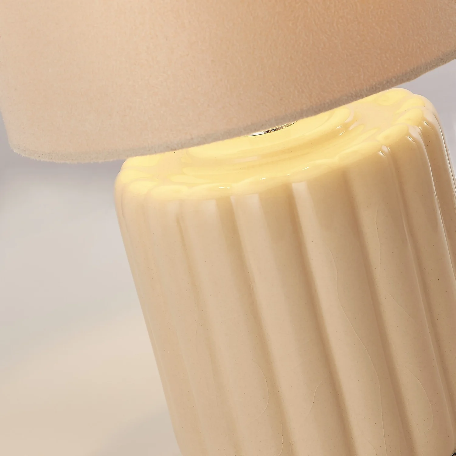 Phoebe Ceramic Table Lamp - Cream 6 Phoebe Ceramic Table Lamp - Cream - Image 4