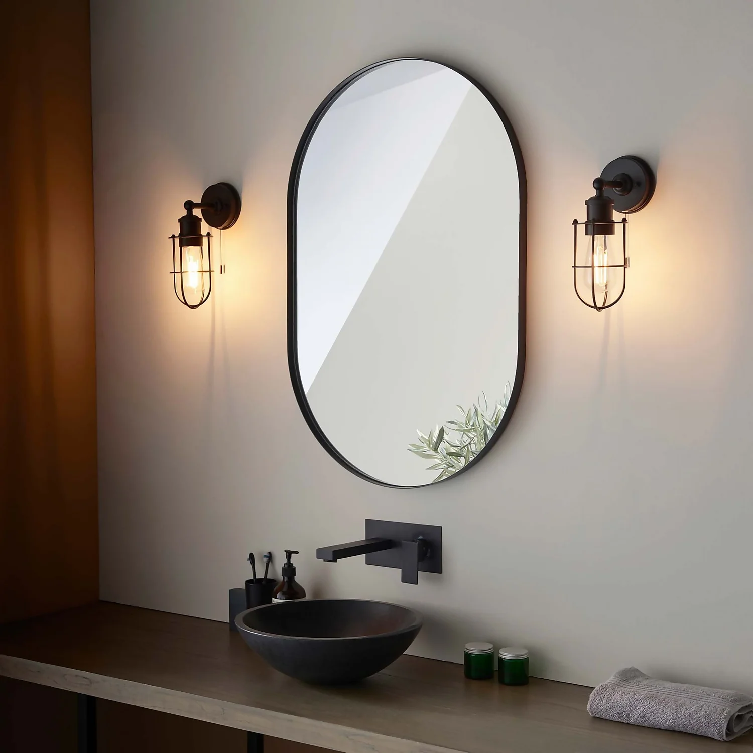 Portmore Bathroom Wall Light - Black 6 Portmore Bathroom Wall Light - Black - Image 4
