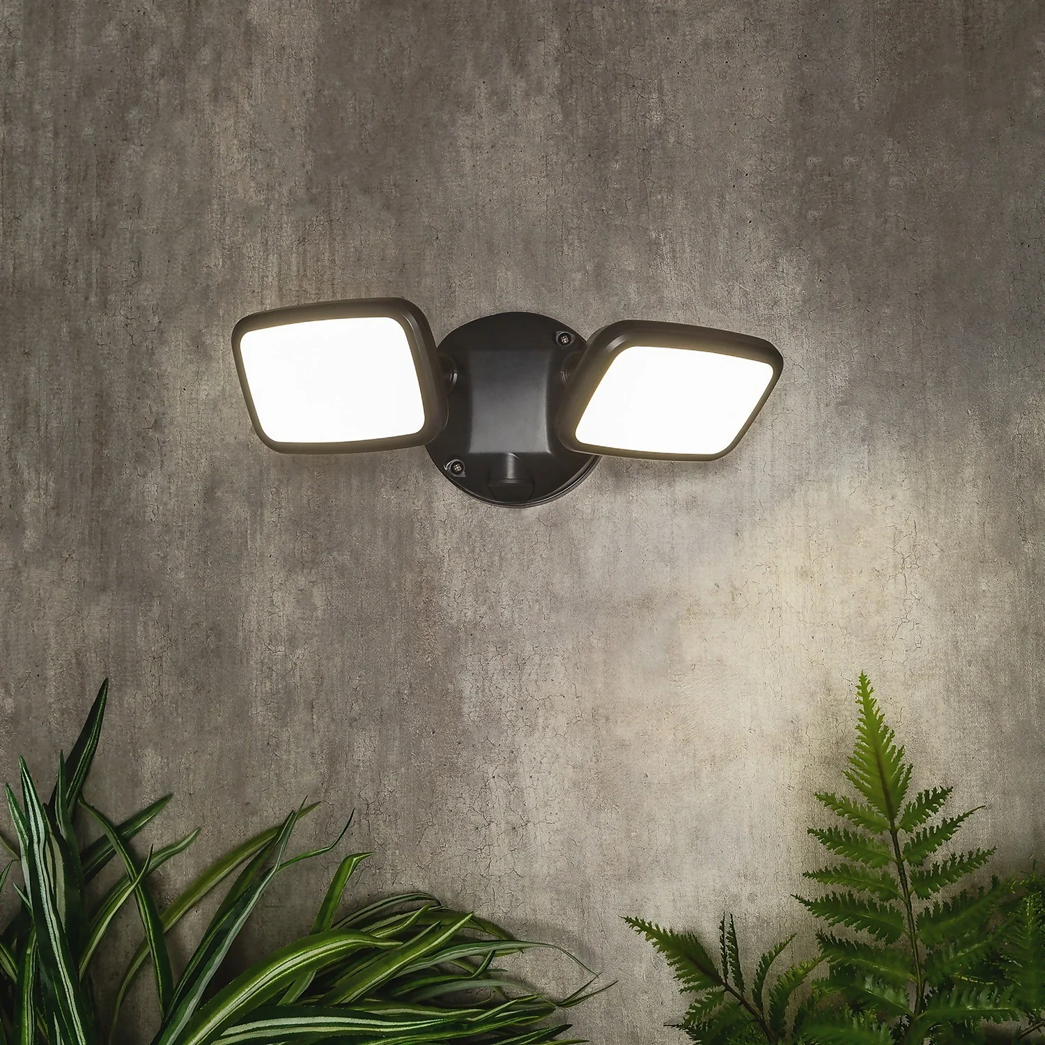 Lynn 2 Light Outdoor Wall Light (IP65) - Dark Grey 3 Lynn 2 Light Outdoor Wall Light (IP65) - Dark Grey