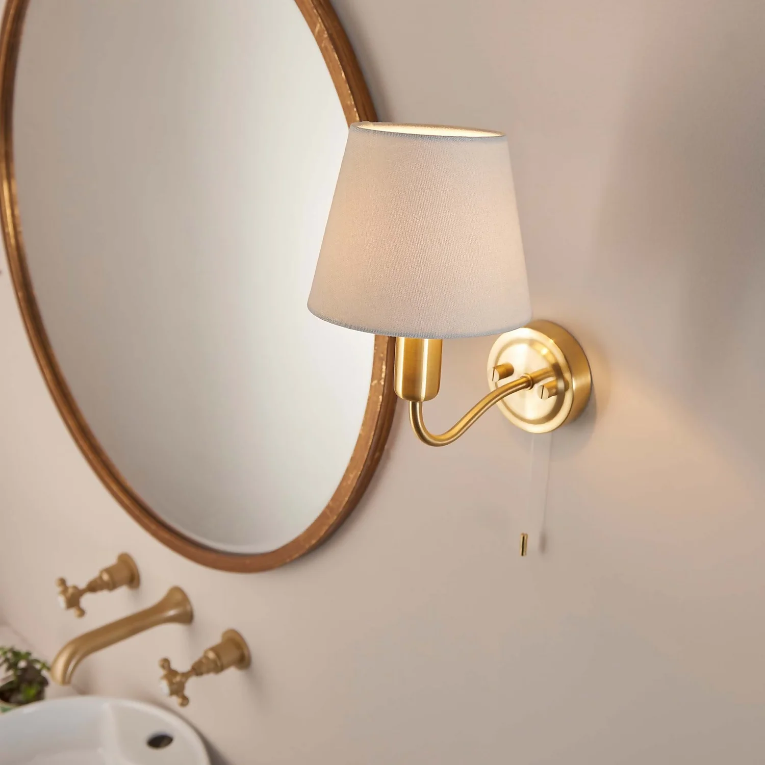 Naim Bathroom Wall Light - Brass Effect 5 Naim Bathroom Wall Light - Brass Effect - Image 3