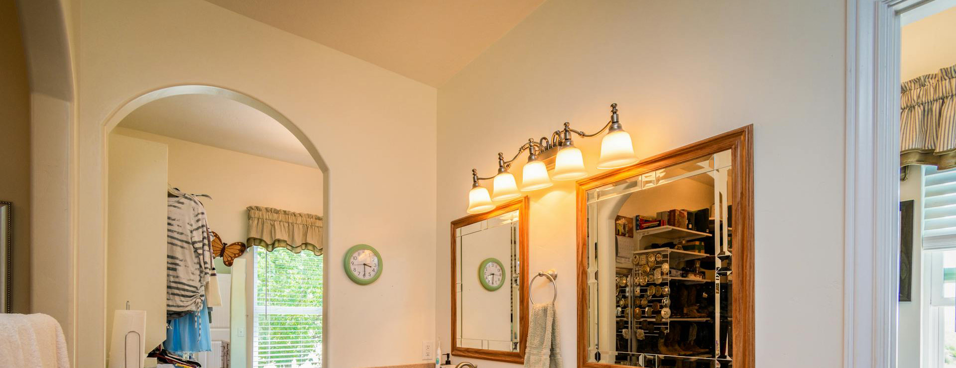 Lighting Shop -Lighting Shop pexels michaelgaultphotos 8561915